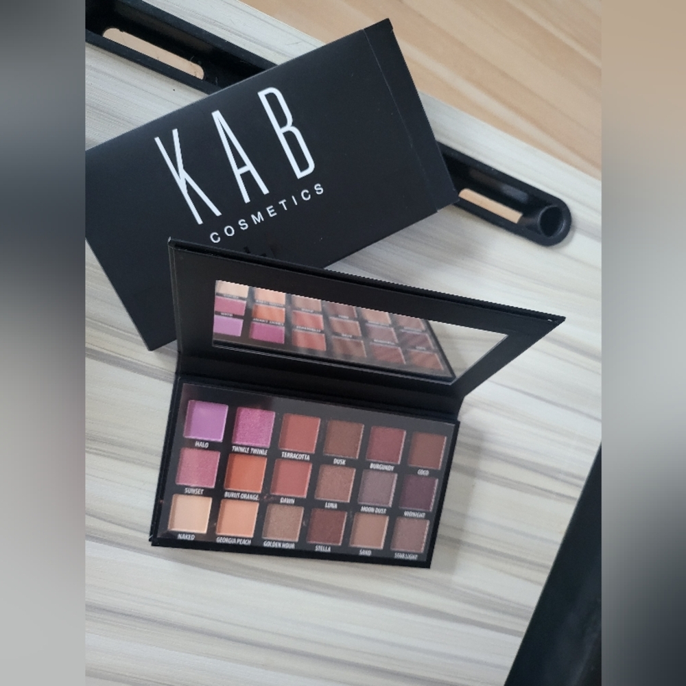 KAB Day+Night Eyeshadow Palette - Multi-Color